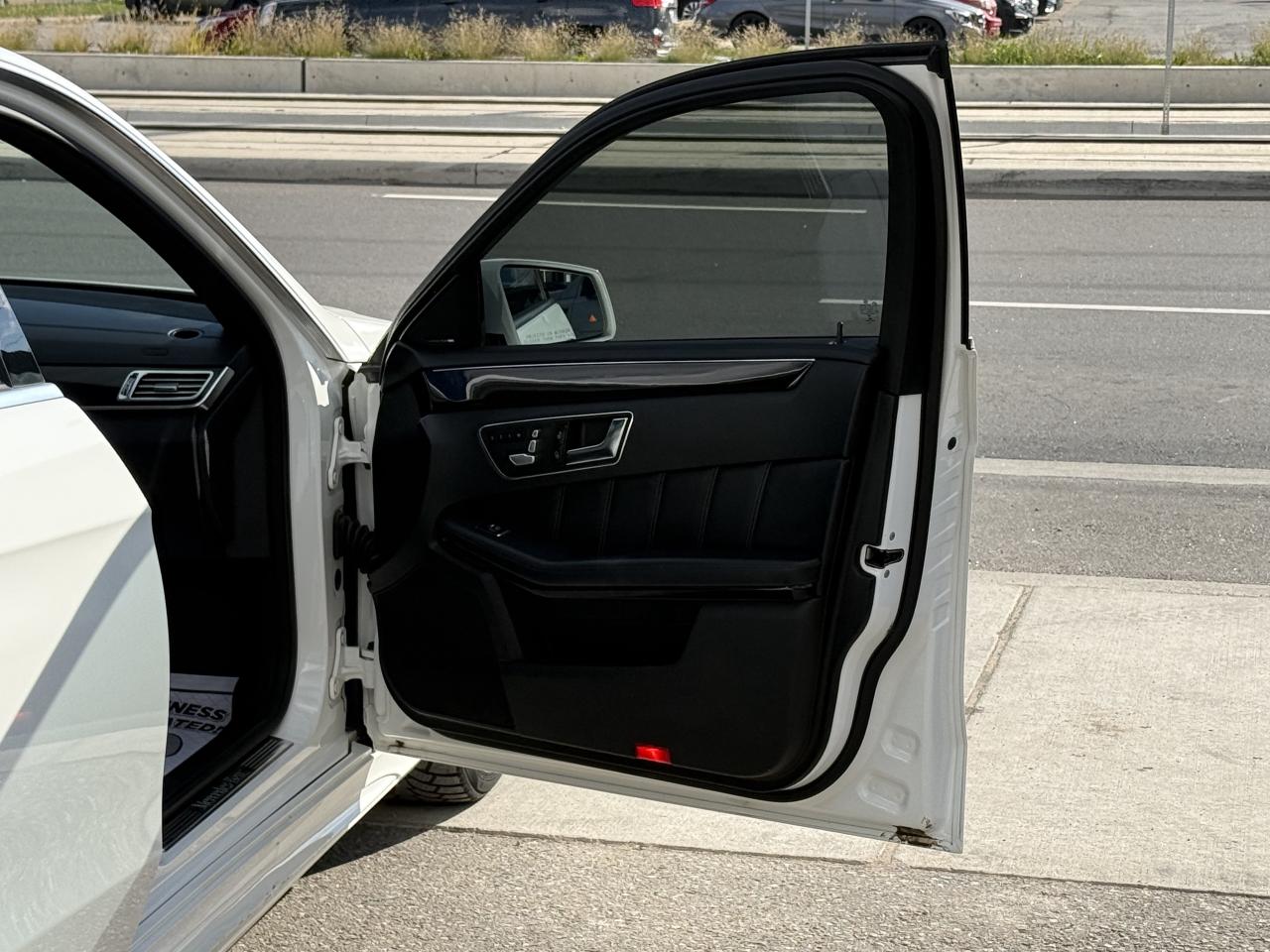 2016 Mercedes-Benz E-Class 400 //AMG SPORT | PANO | HARMAN KARDON | LOADED | Photo