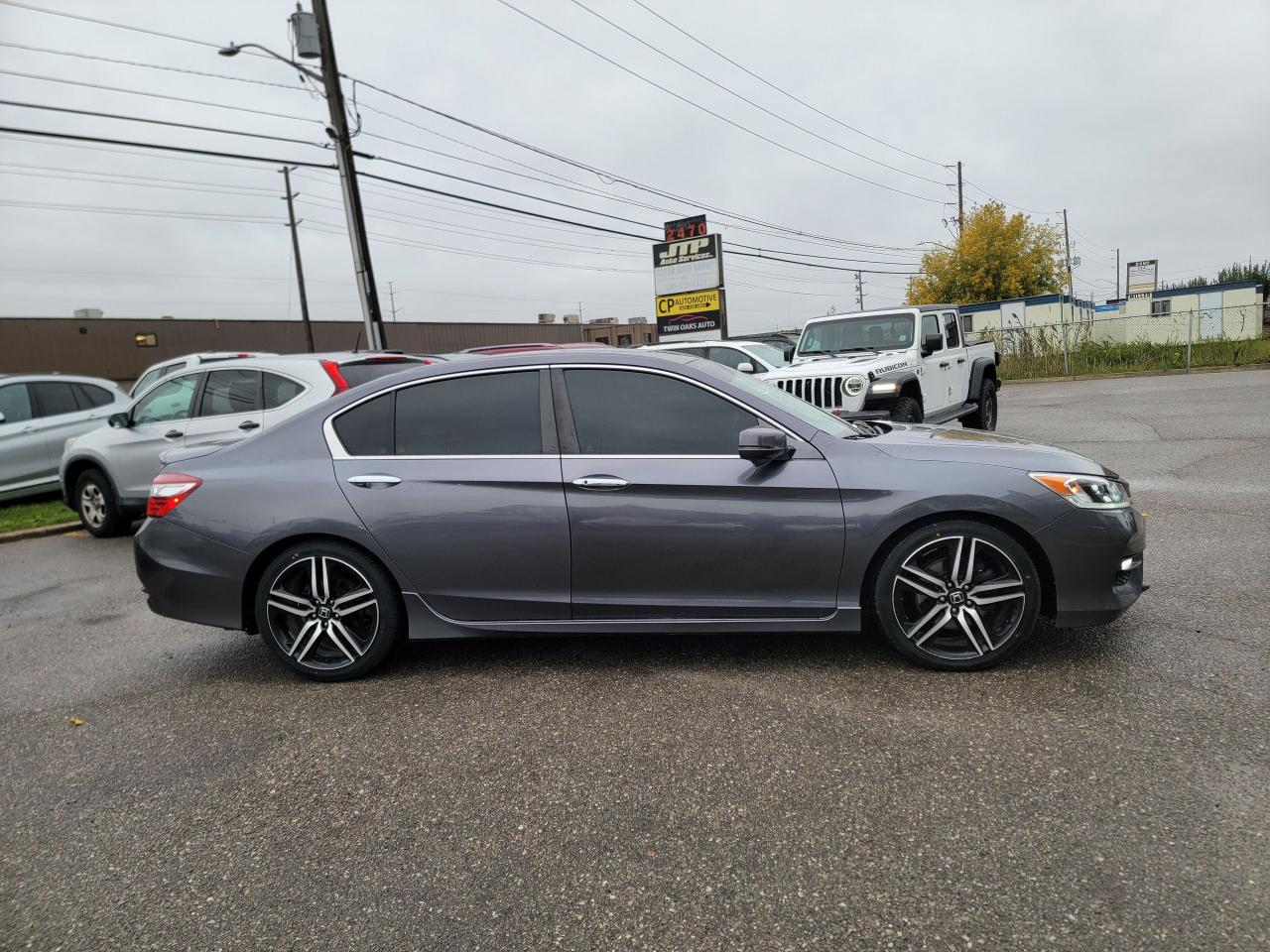 2016 Honda Accord Sport Photo3