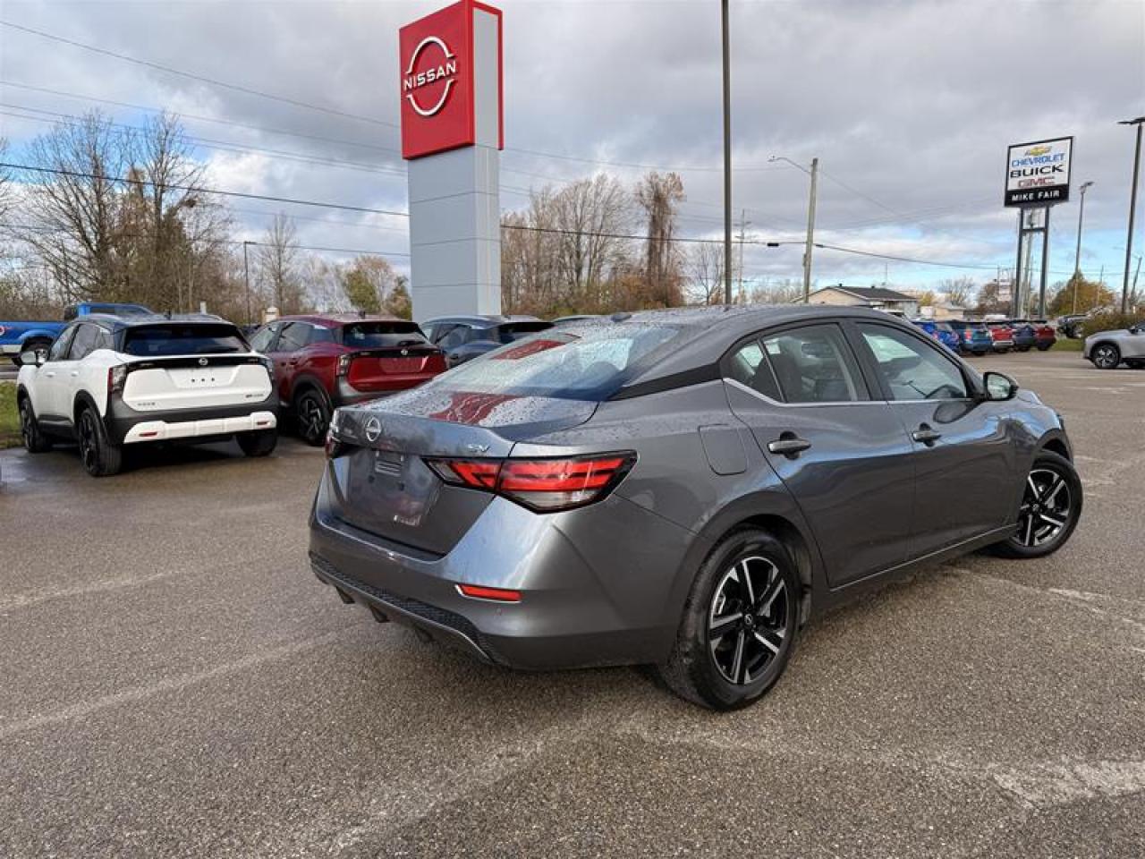 2024 Nissan Sentra SV CVT Photo4