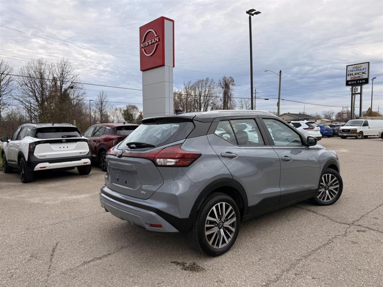 2023 Nissan Kicks SV CVT Photo4