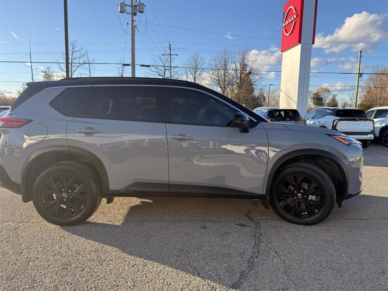 2023 Nissan Rogue SV Midnight Edition AWD CVT Photo3