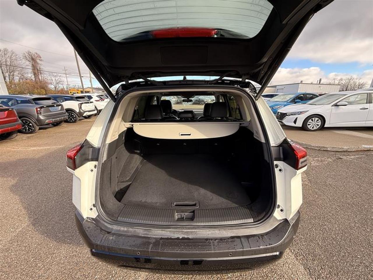 2023 Nissan Rogue SV Midnight Edition AWD CVT Photo
