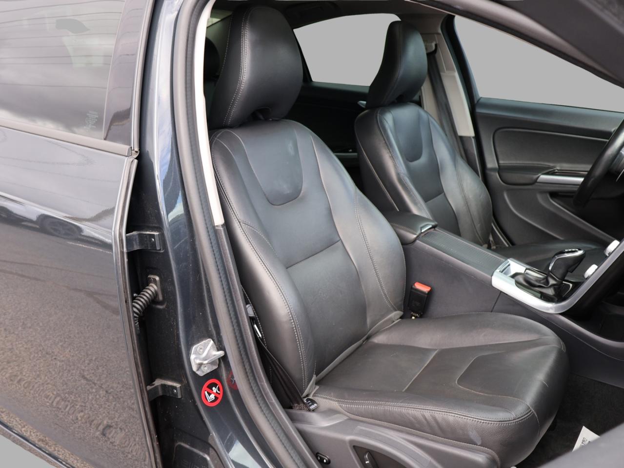 2018 Volvo S60 T6 DYNAMIC AWD *VOLVO MAINTAIN* CAMERA NAV BLUETOOTH LEATHER HEATED SEATS SUNROOF CRUISE ALLOYS - Photo #17