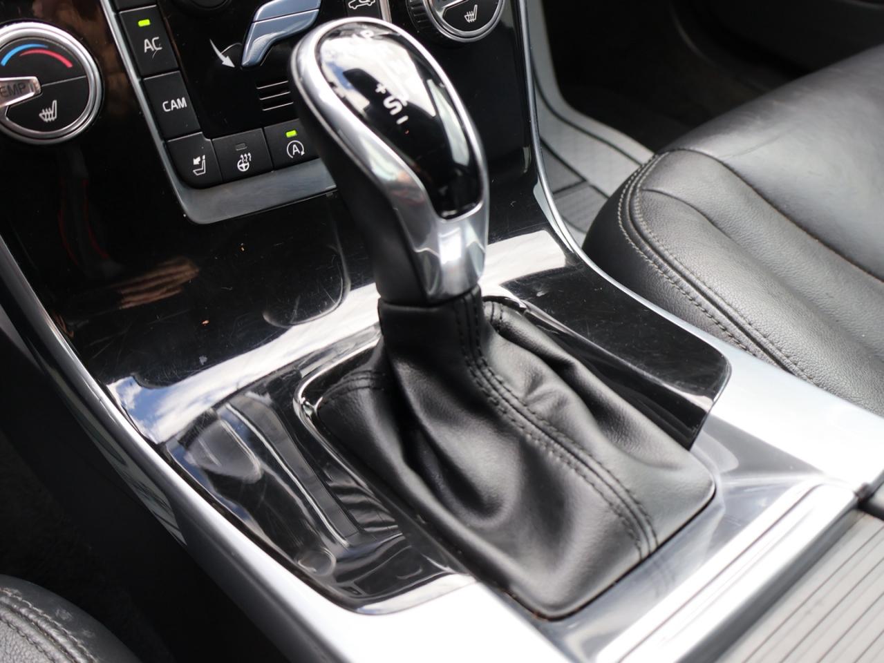 2018 Volvo S60 T6 DYNAMIC AWD *VOLVO MAINTAIN* CAMERA NAV BLUETOOTH LEATHER HEATED SEATS SUNROOF CRUISE ALLOYS - Photo #19