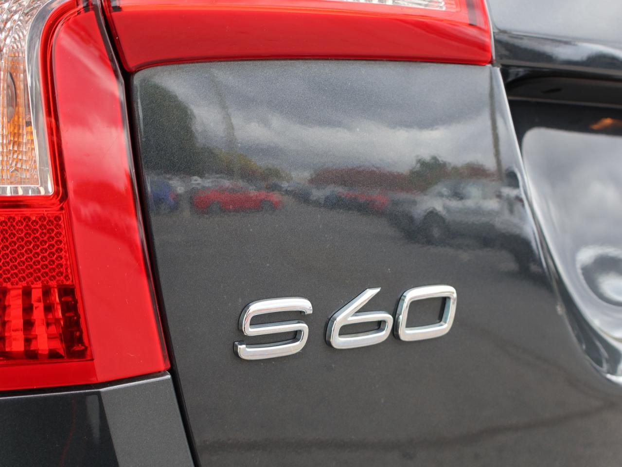 2018 Volvo S60 T6 DYNAMIC AWD *VOLVO MAINTAIN* CAMERA NAV BLUETOOTH LEATHER HEATED SEATS SUNROOF CRUISE ALLOYS - Photo #35