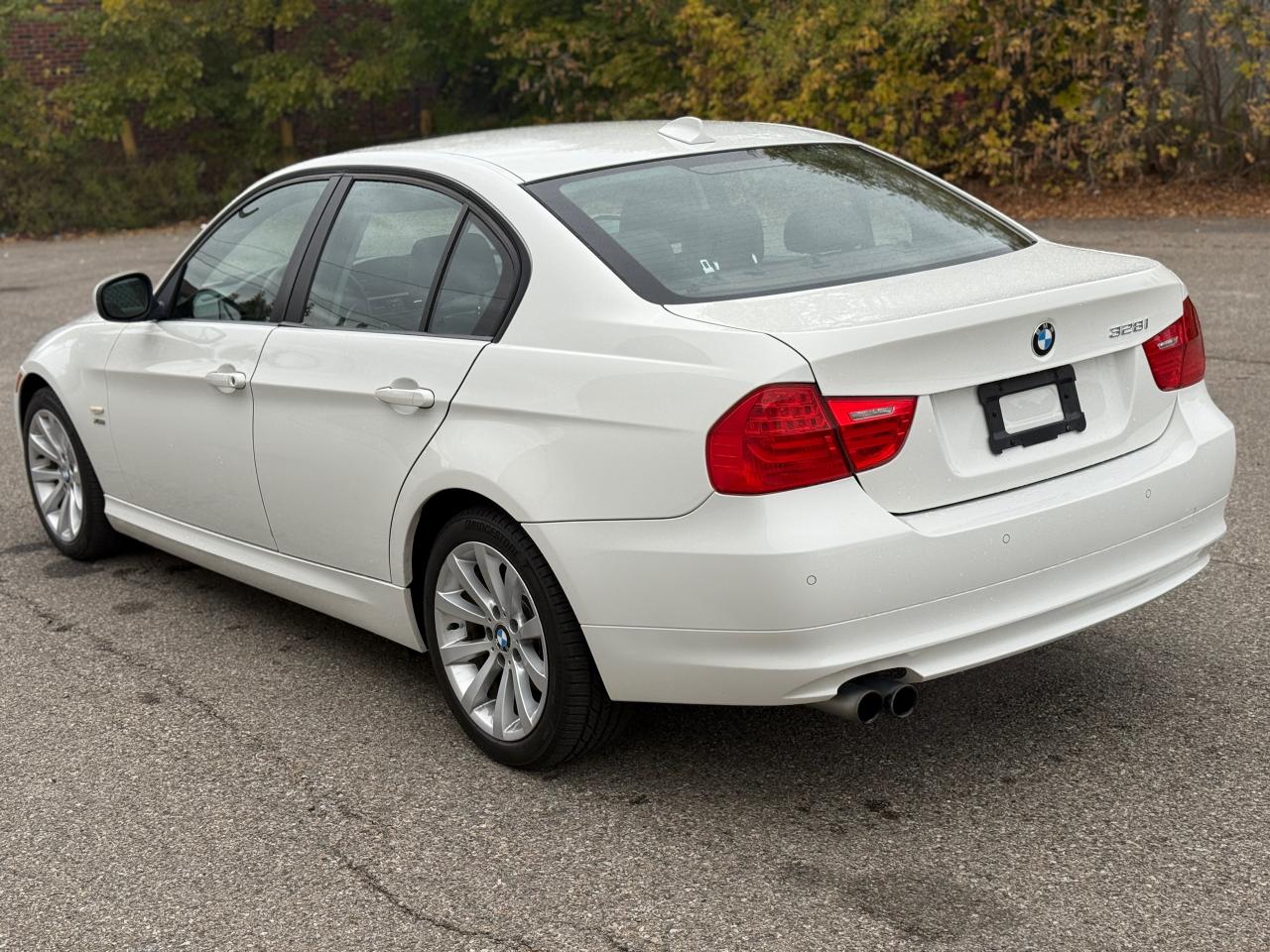 2011 BMW 3 Series 328i xDrive Executive Edition - Photo #7