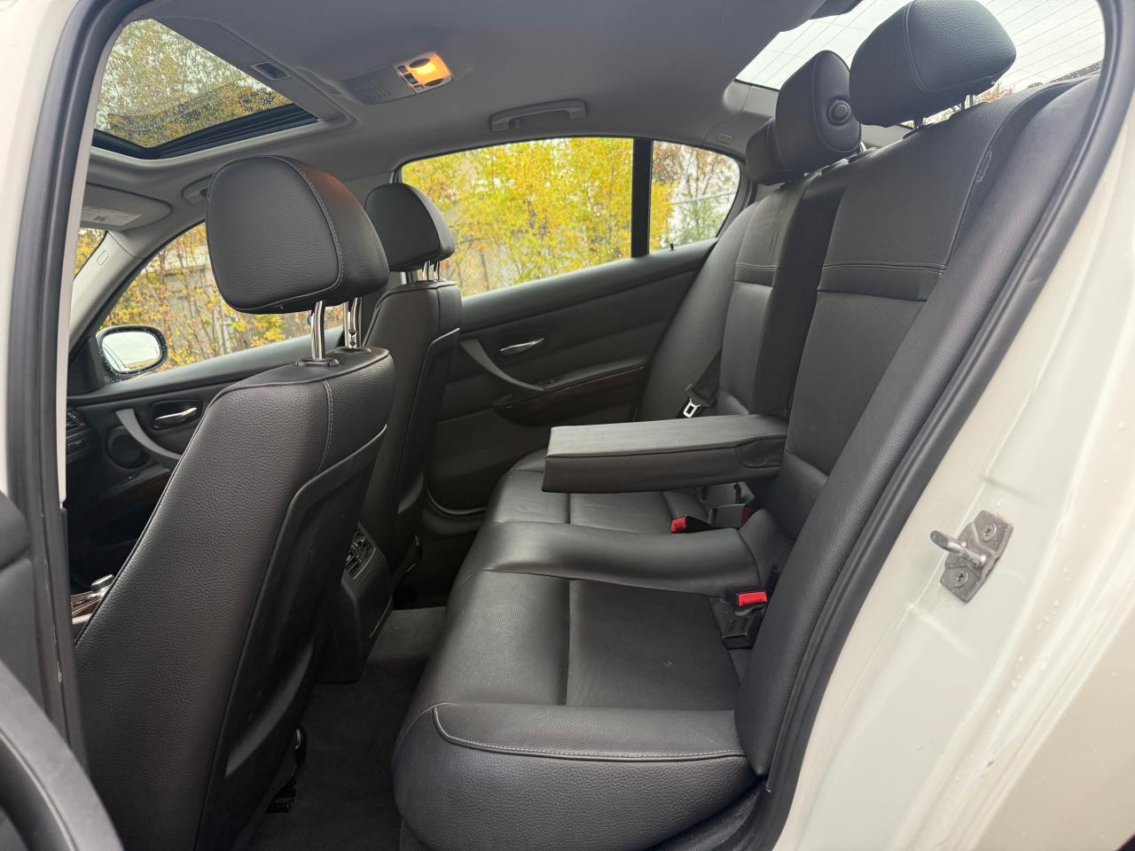 2011 BMW 3 Series 328i xDrive Executive Edition - Photo #12