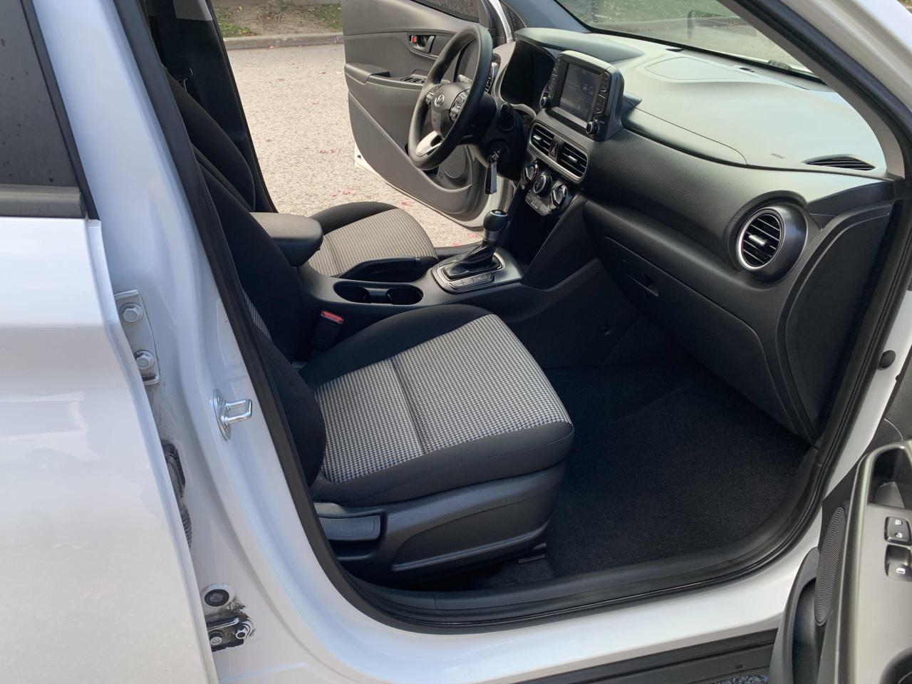 2018 Hyundai KONA ESSENTIAL/ NO ACCIDENT/ LOW KM / ALLOYS / CLEAN/AC - Photo #11