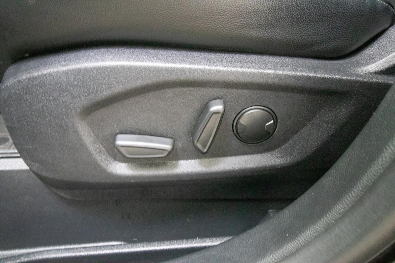 2024 Ford Edge Titanium AWD Photo5