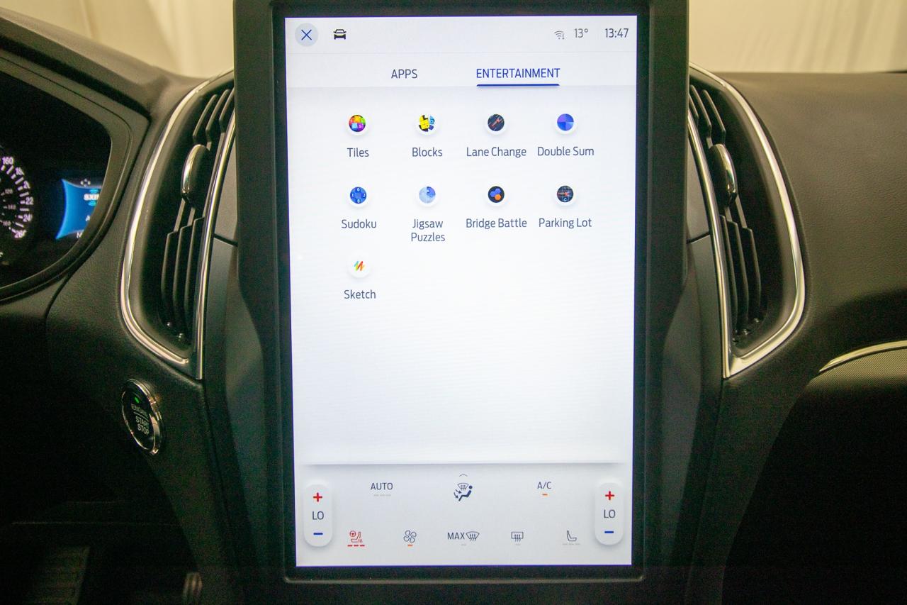 2024 Ford Edge Titanium AWD Photo5