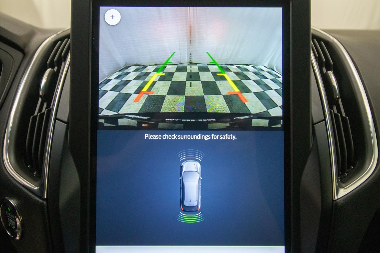 2024 Ford Edge Titanium AWD Photo5