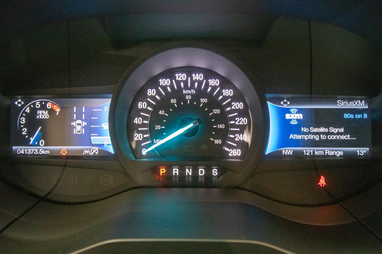 2024 Ford Edge Titanium AWD Photo5