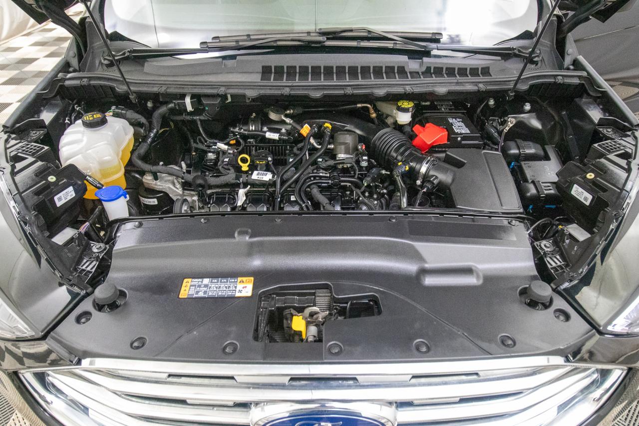 2024 Ford Edge Titanium AWD Photo5