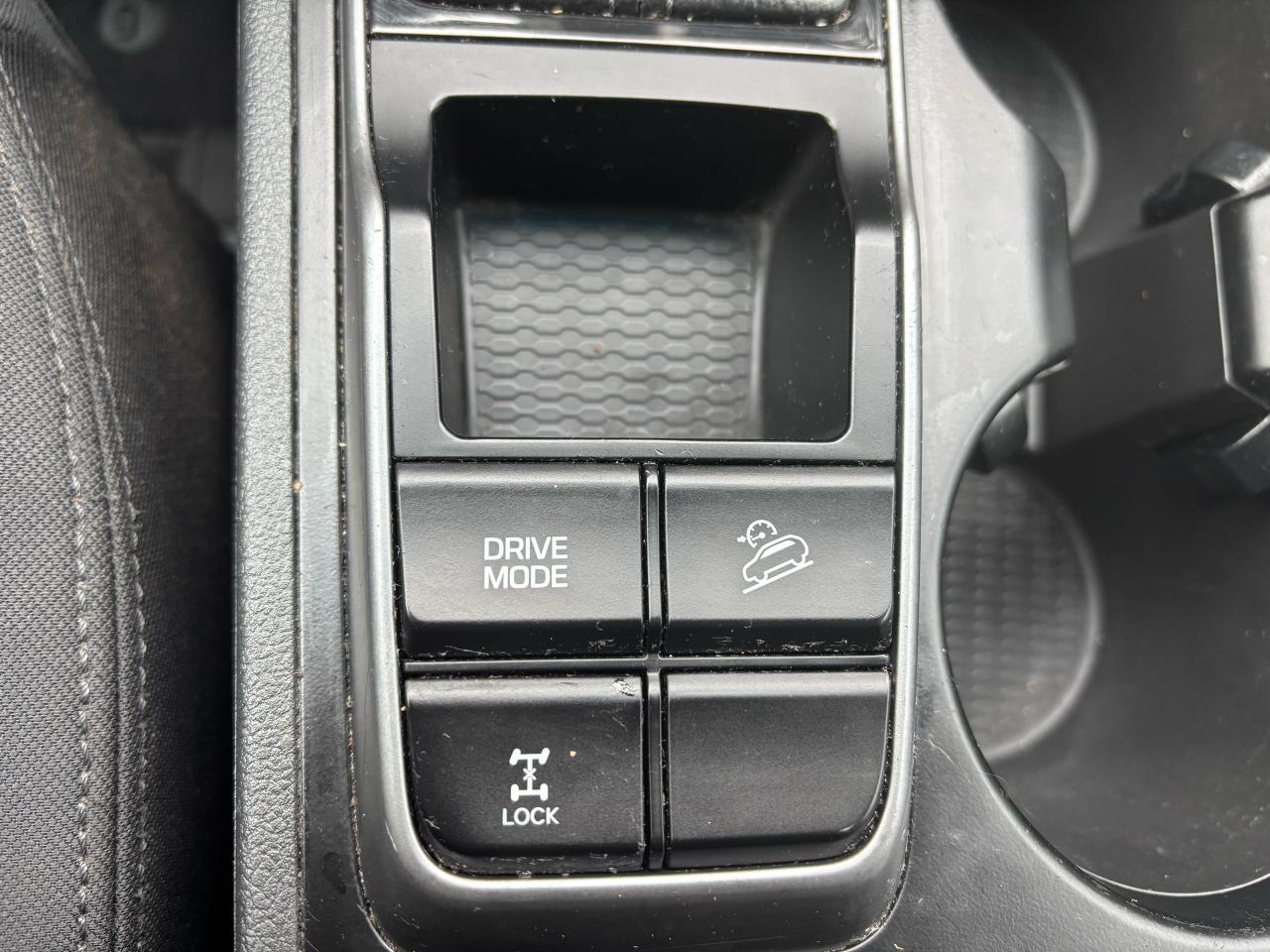 2017 Hyundai Tucson Premium, All Wheel Drive, Lane departure Alert - Photo #21