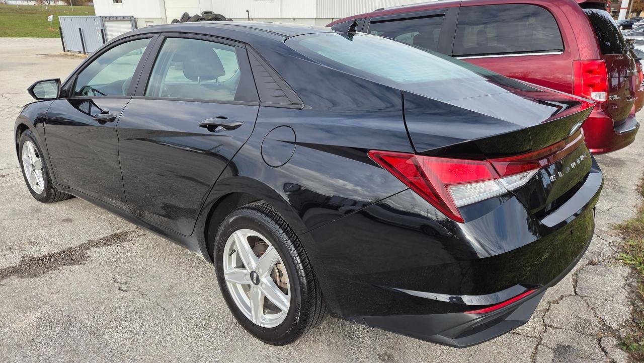 2022 Hyundai Elantra Essential - Photo #2