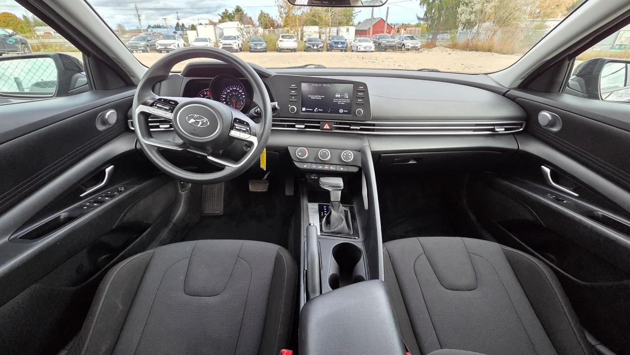 2022 Hyundai Elantra Essential - Photo #11