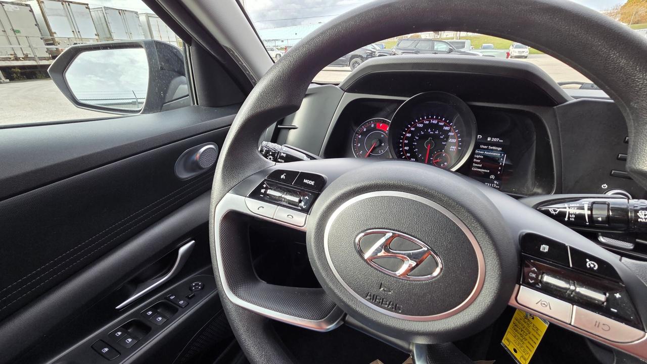 2022 Hyundai Elantra Essential - Photo #13