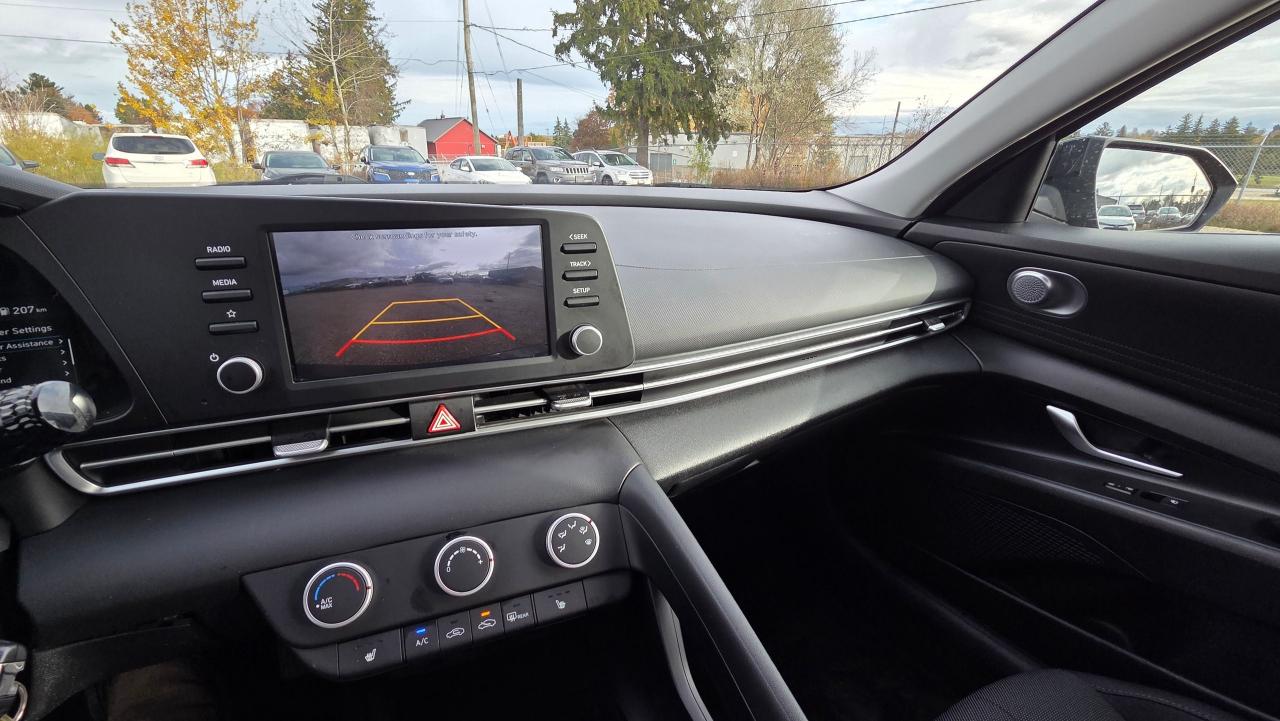 2022 Hyundai Elantra Essential - Photo #15