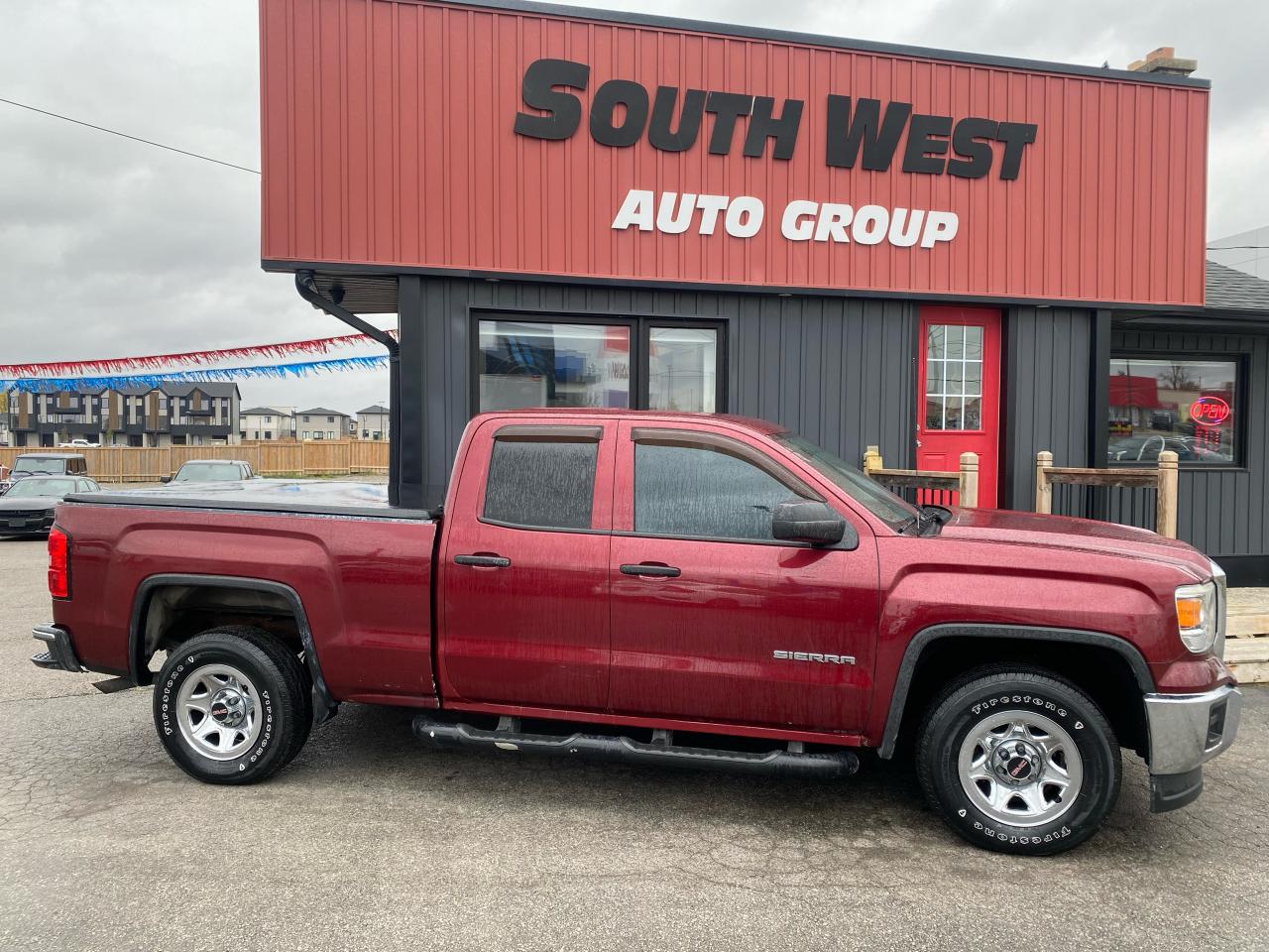 2014 GMC Sierra 1500 Custom 2WD, Well Equipped. - Photo #2