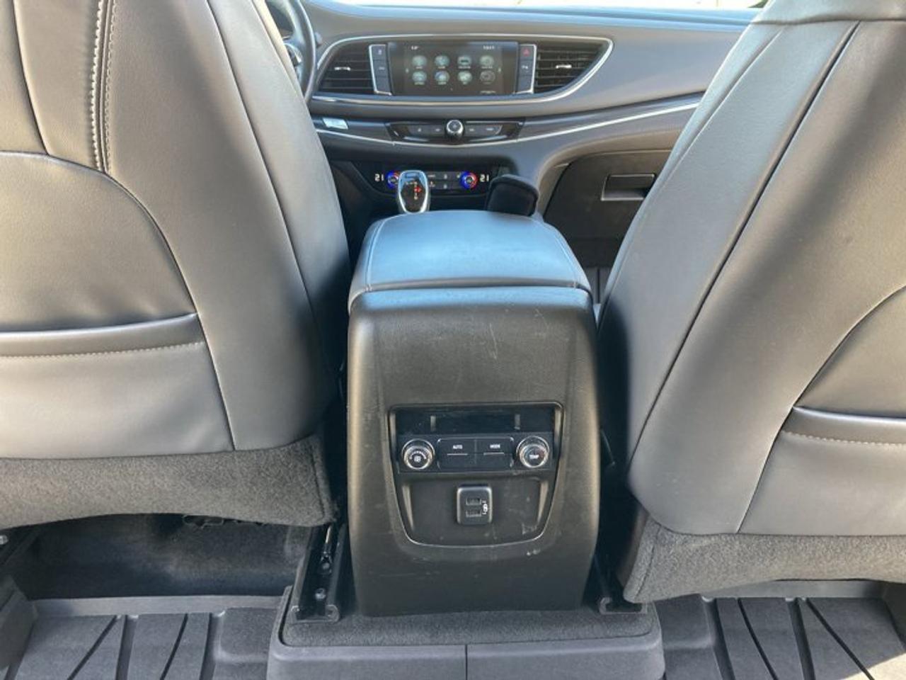 2018 Buick Enclave Essence AWD Photo