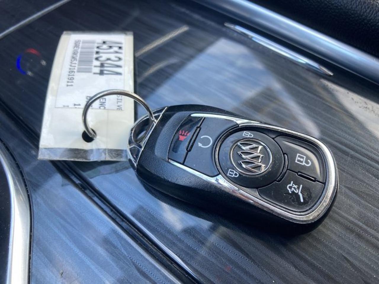 2018 Buick Enclave Essence AWD Photo