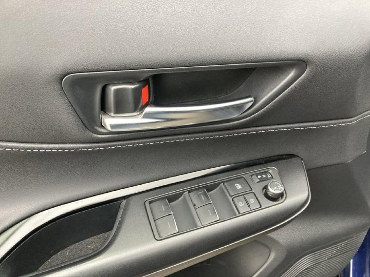 2021 Toyota Venza Hybrid Photo