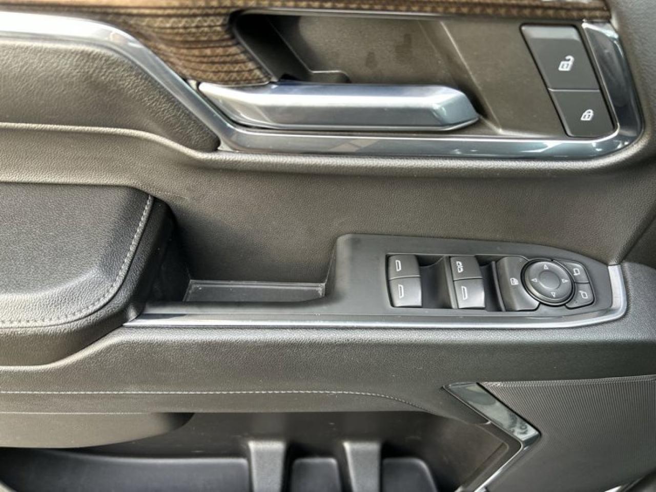 2024 Chevrolet Silverado 1500 LT Crew Photo