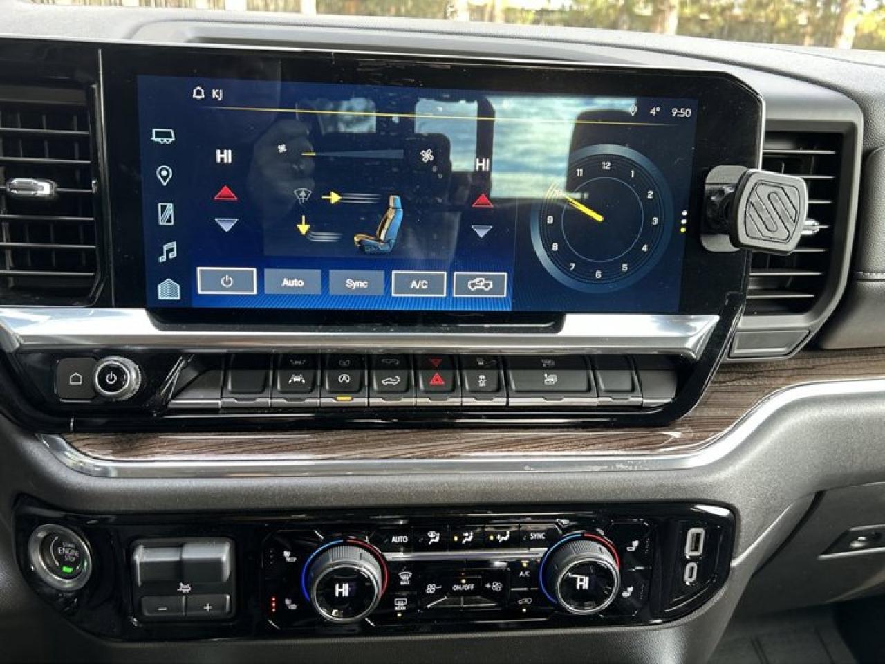 2024 Chevrolet Silverado 1500 LT Crew Photo