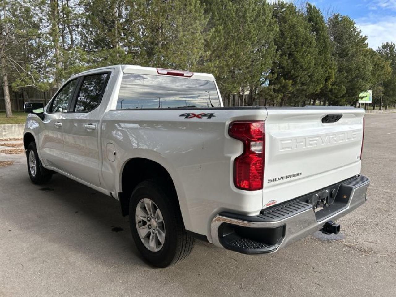 2024 Chevrolet Silverado 1500 LT Crew Photo