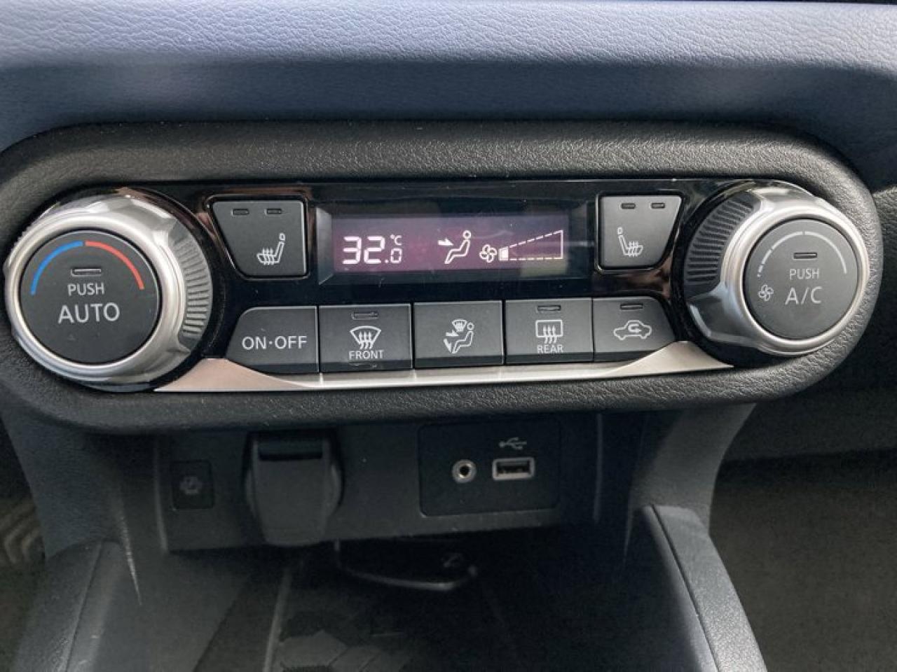 2024 Nissan Versa SV Photo