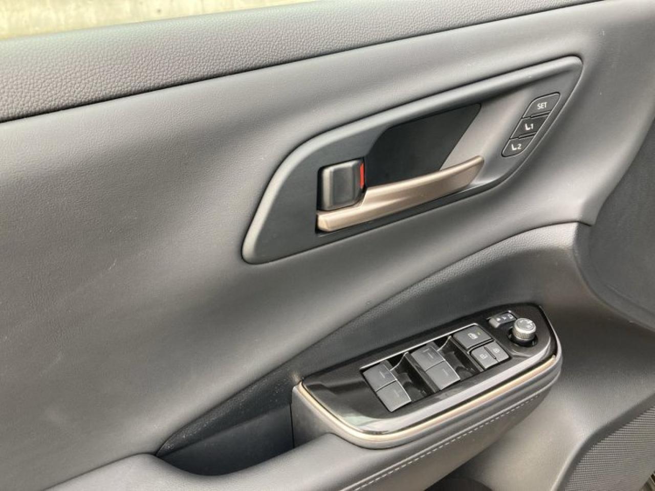 2024 Toyota Crown Limited AWD HEV | AC Seats | Heated Seats |Panoramic Roof Photo