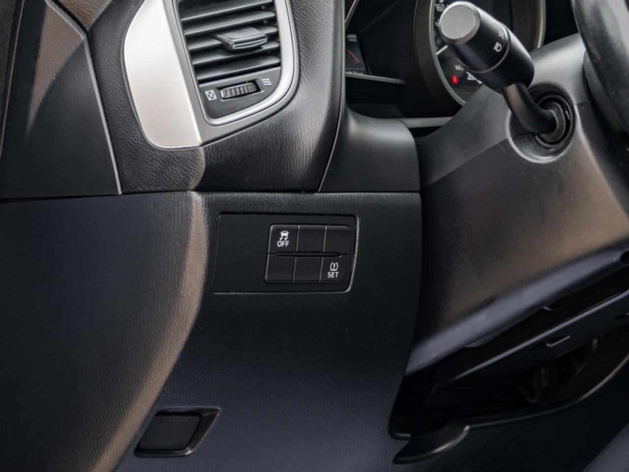 2018 Mazda MAZDA3 Sport GS Photo