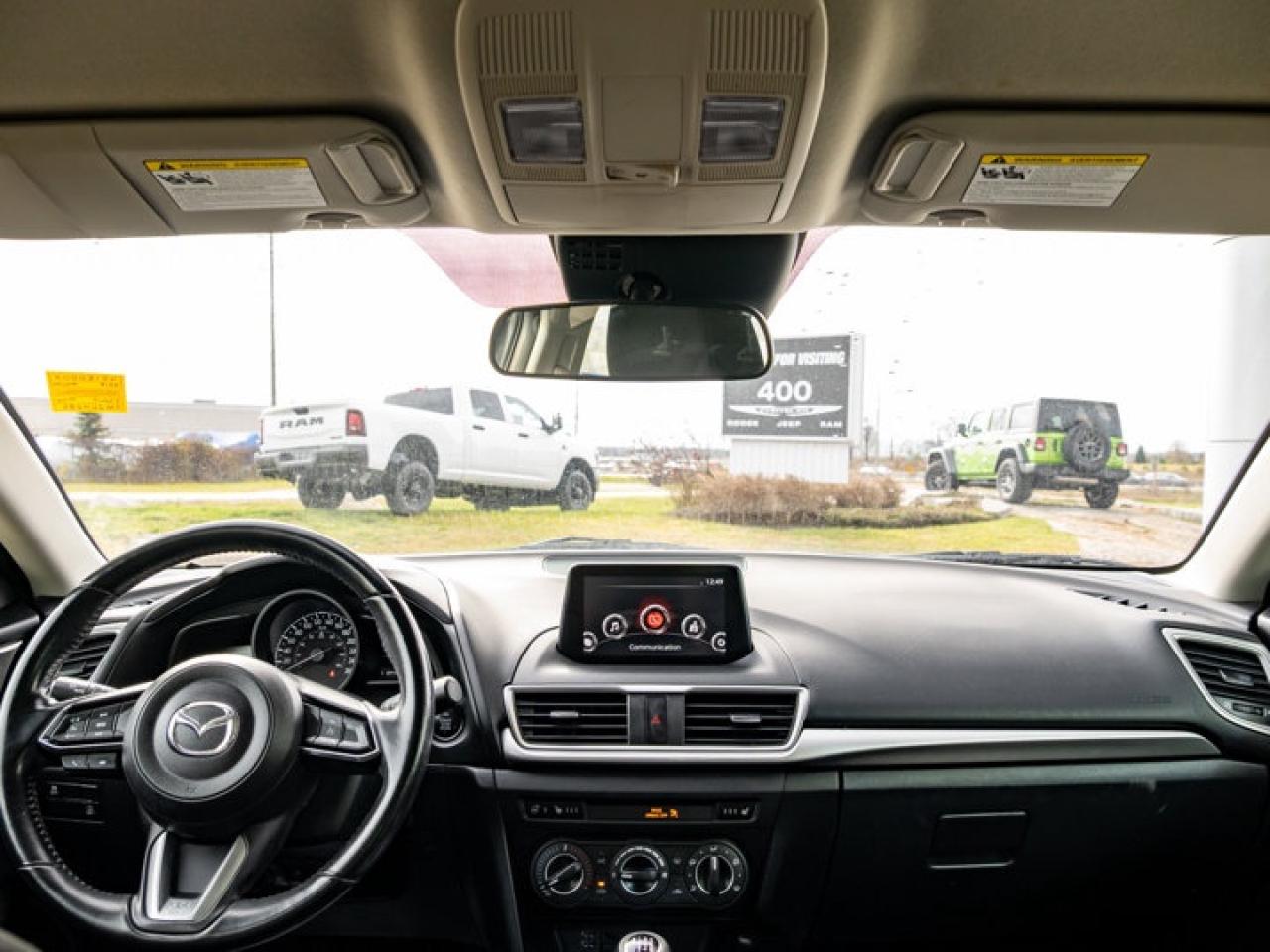 2018 Mazda MAZDA3 Sport GS Photo