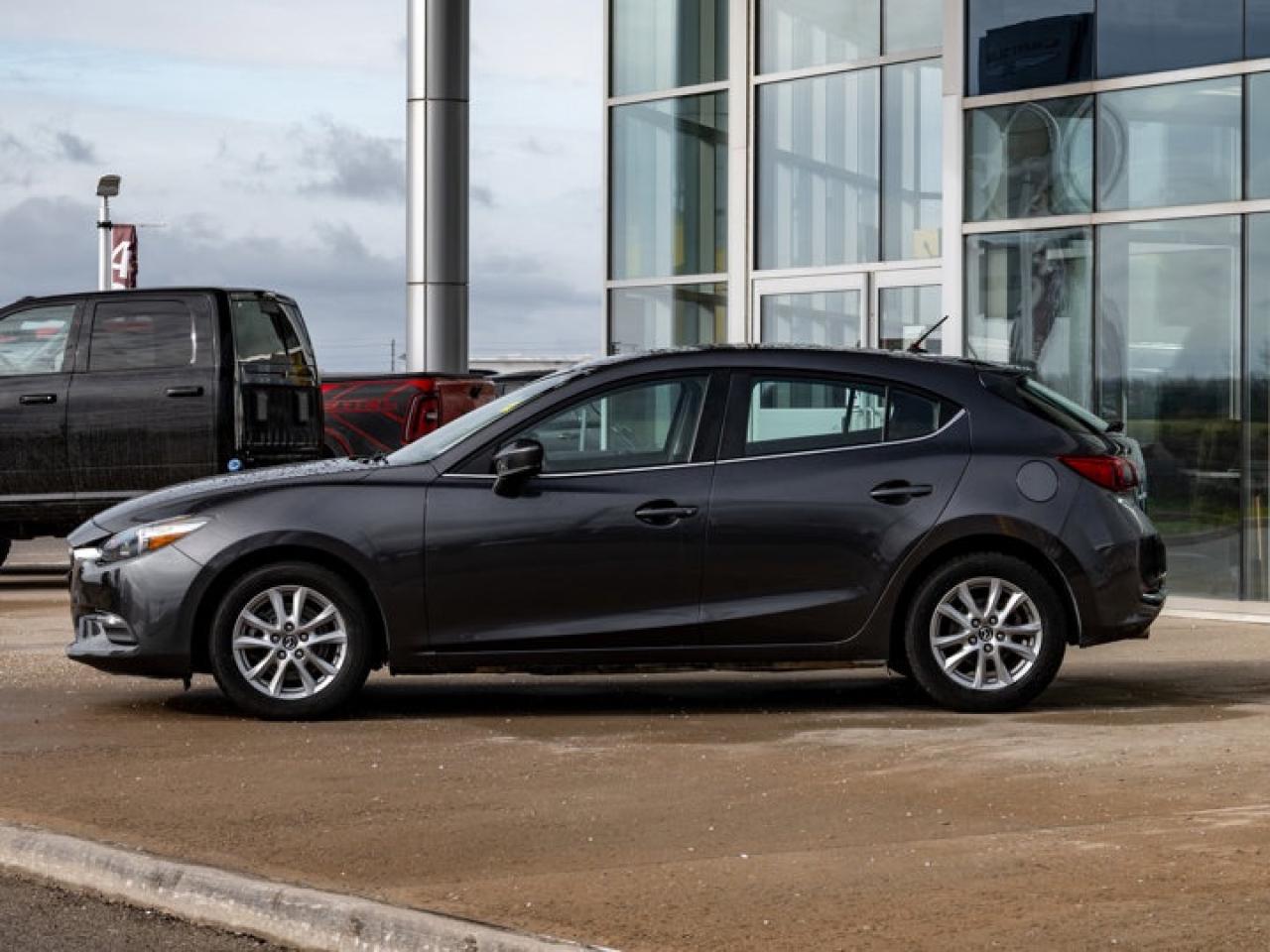 2018 Mazda MAZDA3 Sport GS Photo4