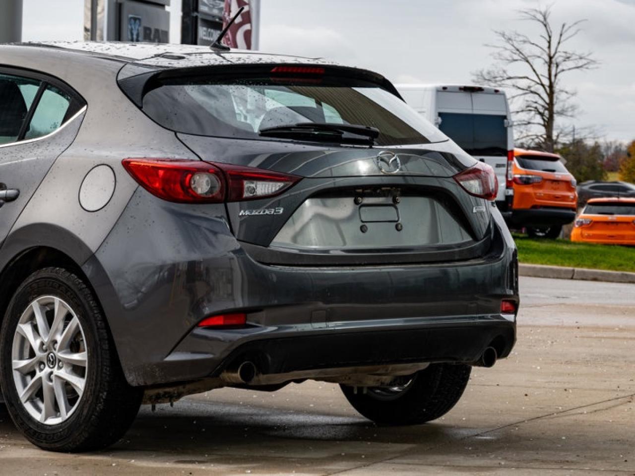 2018 Mazda MAZDA3 Sport GS Photo