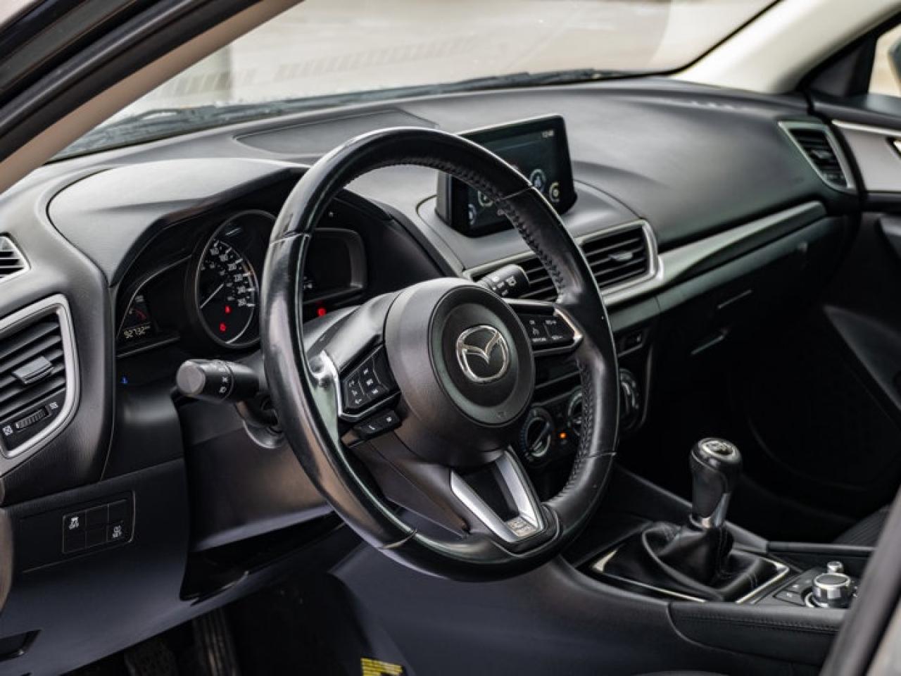 2018 Mazda MAZDA3 Sport GS Photo