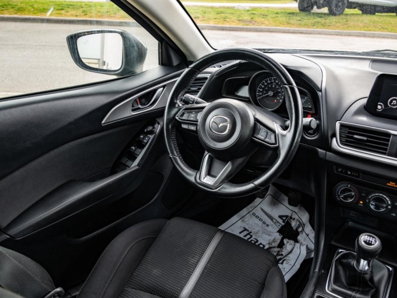 2018 Mazda MAZDA3 Sport GS Photo