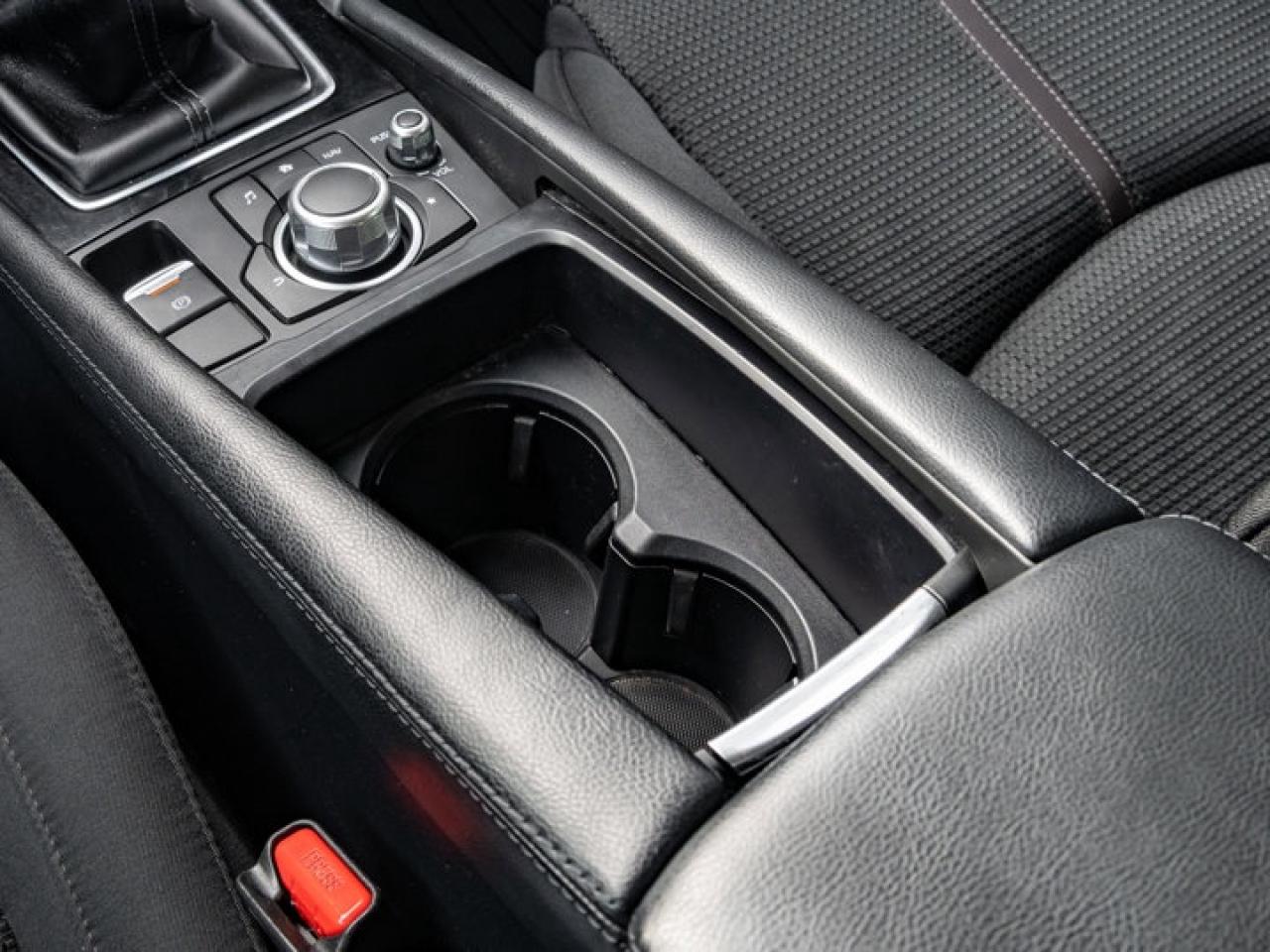 2018 Mazda MAZDA3 Sport GS Photo