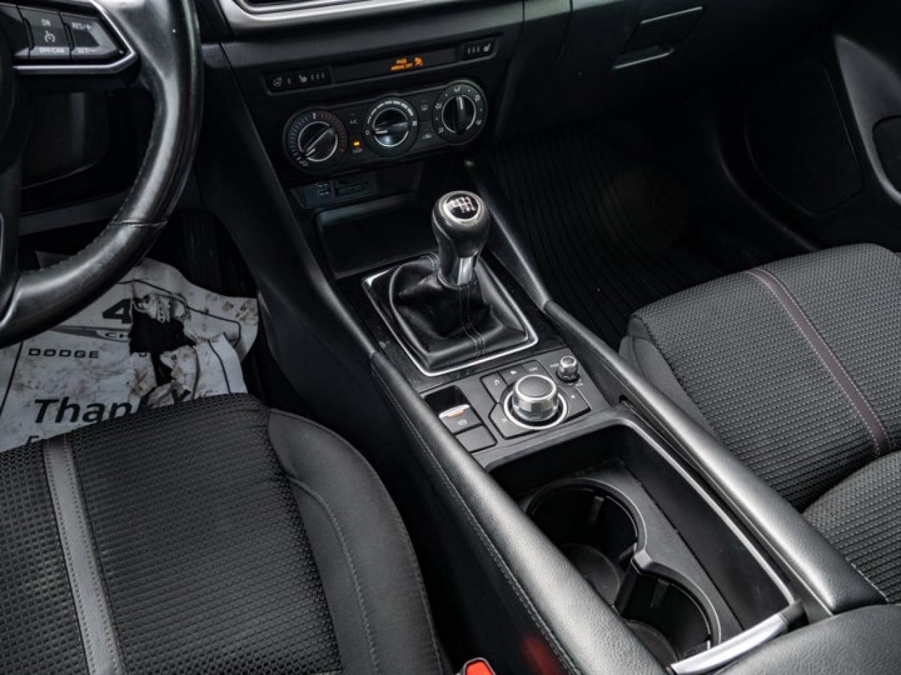 2018 Mazda MAZDA3 Sport GS Photo