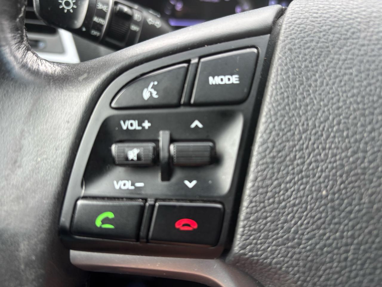 2017 Hyundai Tucson Premium, All Wheel Drive, Lane departure Alert