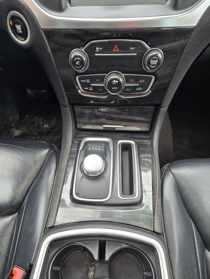 2016 Chrysler 300 Touring  - Photo #14