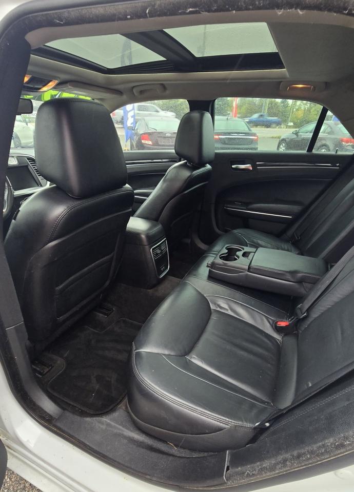 2016 Chrysler 300 Touring  - Photo #15