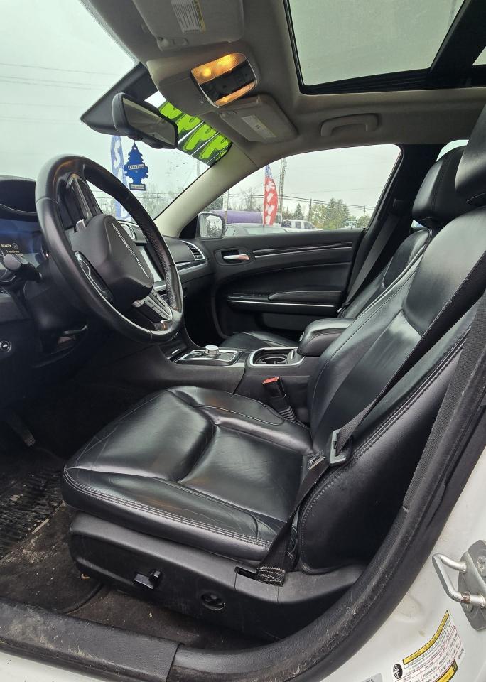 2016 Chrysler 300 Touring  - Photo #16