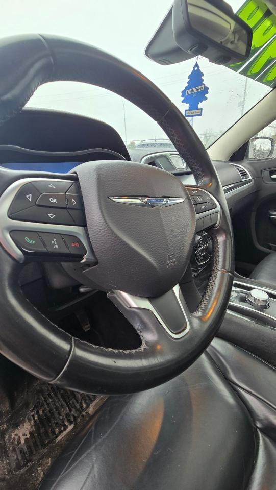 2016 Chrysler 300 Touring  - Photo #19