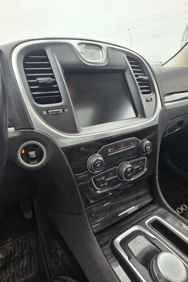 2016 Chrysler 300 Touring  - Photo #20