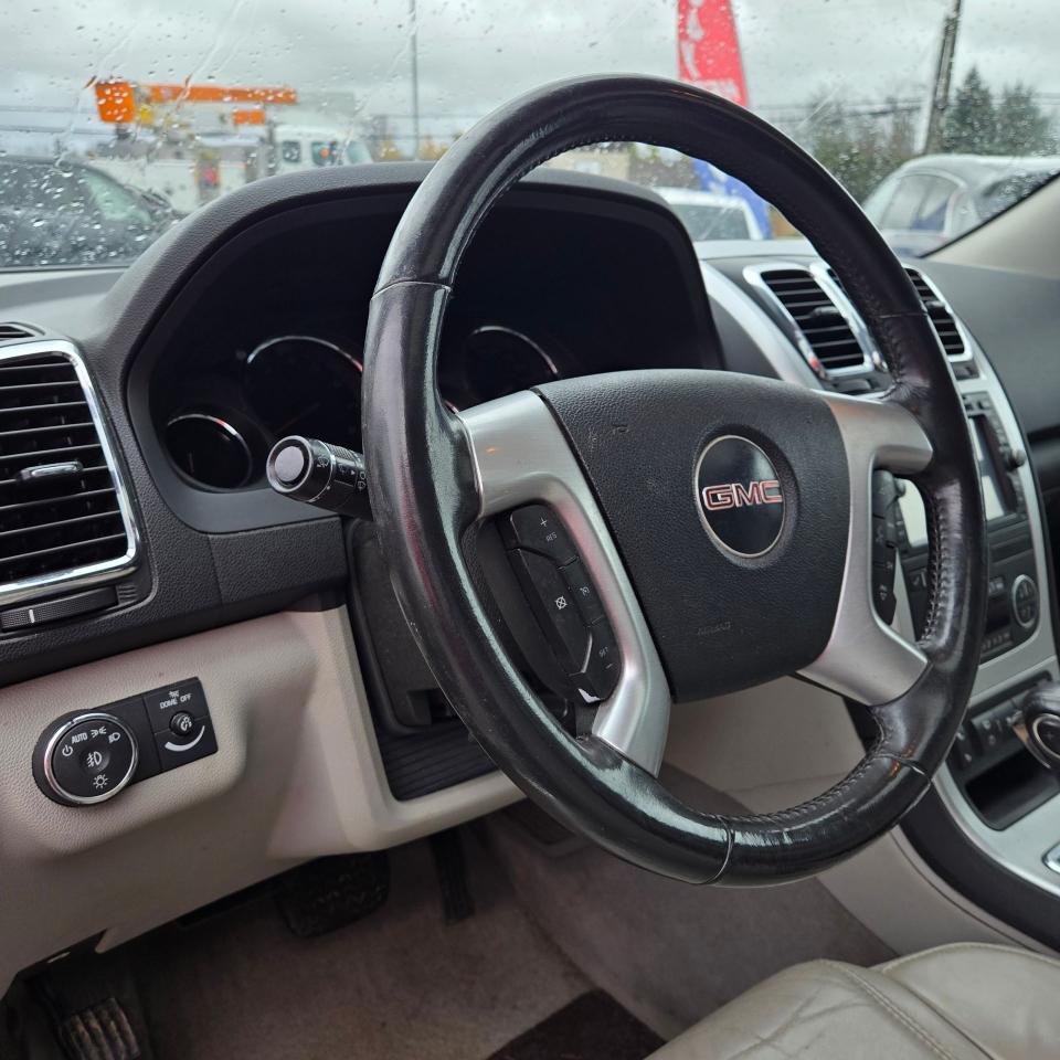 2009 GMC Acadia AWD 4dr SLT1 - Photo #19