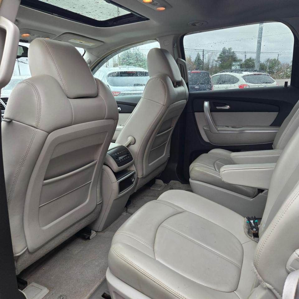 2009 GMC Acadia AWD 4dr SLT1 - Photo #13