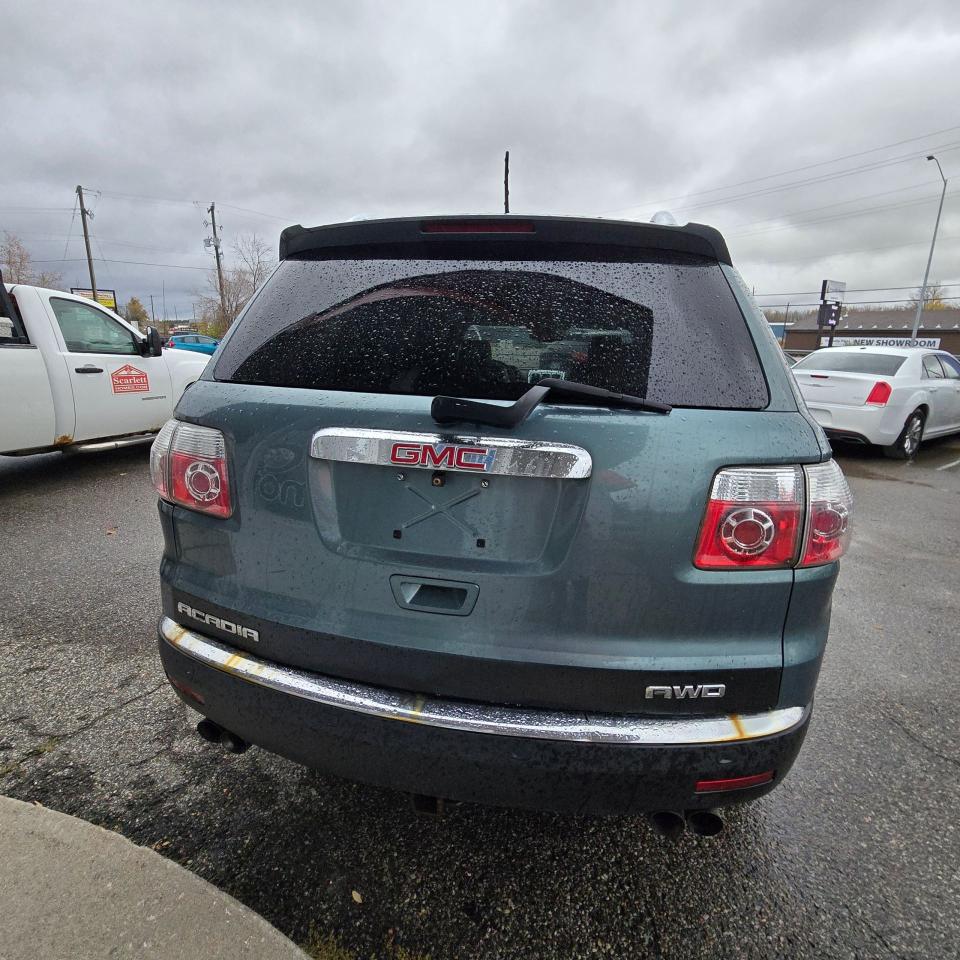 2009 GMC Acadia AWD 4dr SLT1 - Photo #6