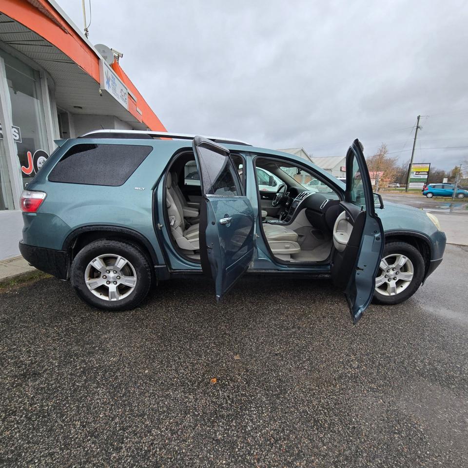 2009 GMC Acadia AWD 4dr SLT1 - Photo #9