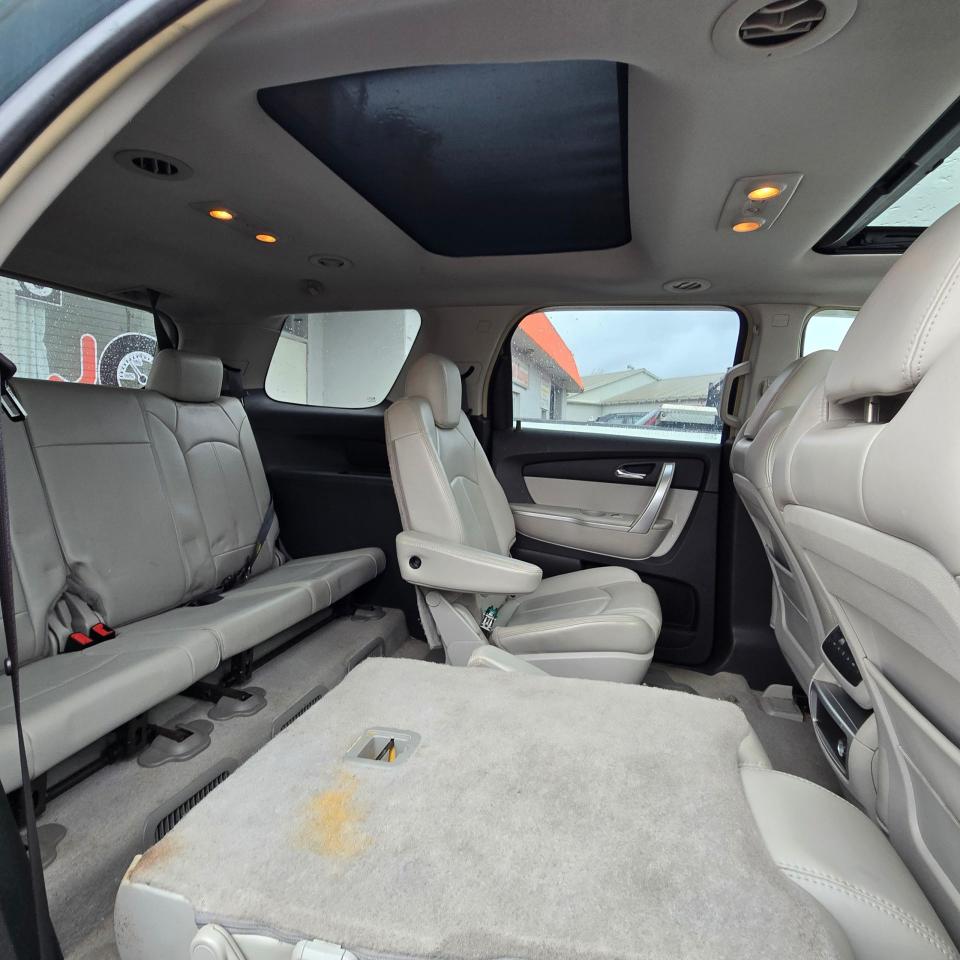 2009 GMC Acadia AWD 4dr SLT1 - Photo #15